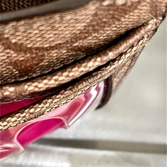 Coach ID case - Picture 7 of 7